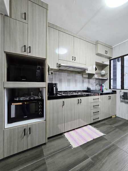 897B Woodlands Drive 50 HDB Flat For Sale at S$ 560,000 | PropertyGuru Singapore - Kitchen