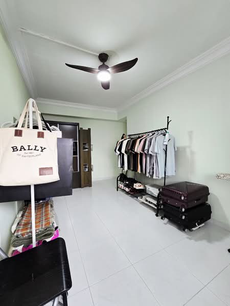 897B Woodlands Drive 50 HDB Flat For Sale at S$ 560,000 | PropertyGuru Singapore - Interior