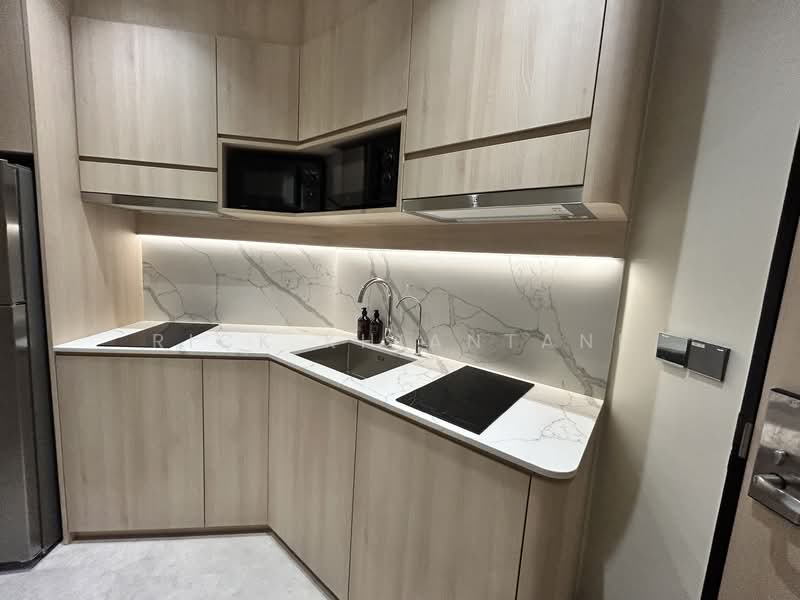 Midtown Centre @ Studio, , 1 Bedroom, 360 sqft, Condominium For Rent, by Rick Khiantani, 500085382 - PropertyGuru.com.sg