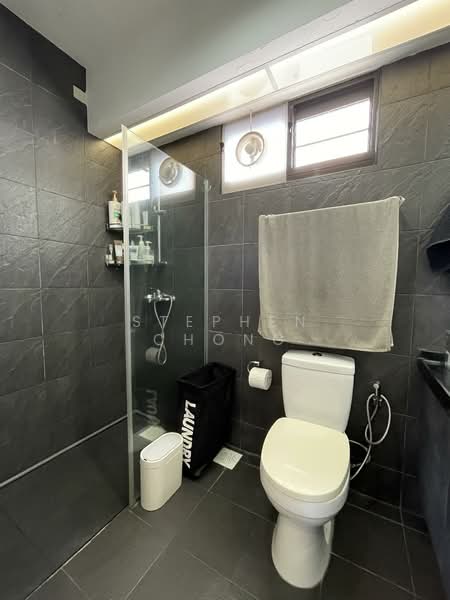 79B Toa Payoh Central HDB Flat For Sale at S$ 1,160,000 | PropertyGuru Singapore - Bathroom