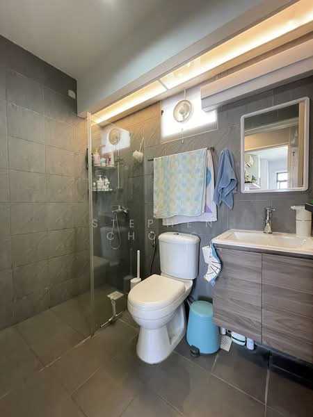 79B Toa Payoh Central HDB Flat For Sale at S$ 1,160,000 | PropertyGuru Singapore - Bathroom