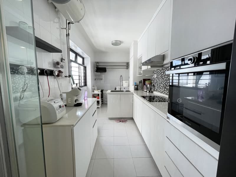 79B Toa Payoh Central HDB Flat For Sale at S$ 1,160,000 | PropertyGuru Singapore - Kitchen