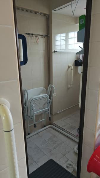 534 Bedok North Street 3, 534 Bedok North Street 3, 1 Bedroom, 484 sqft, HDB Flat For Rent, by A O, 500085403 - Bathroom - PropertyGuru.com.sg