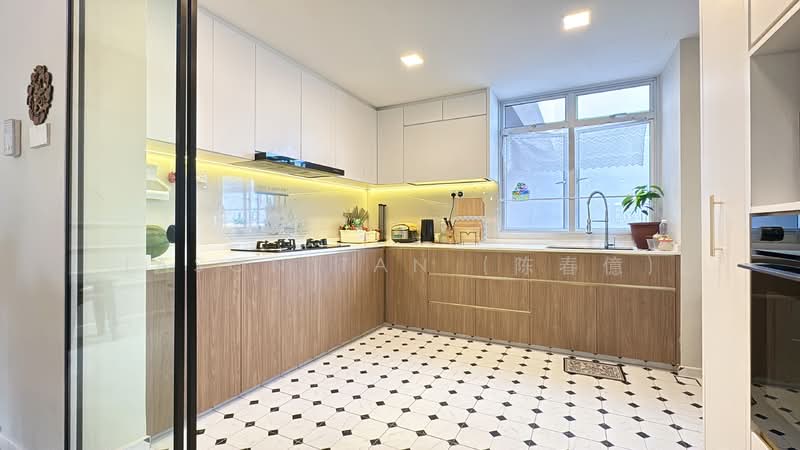 Avila Gardens Condominium For Sale at S$ 2,280,000 | PropertyGuru Singapore - Kitchen