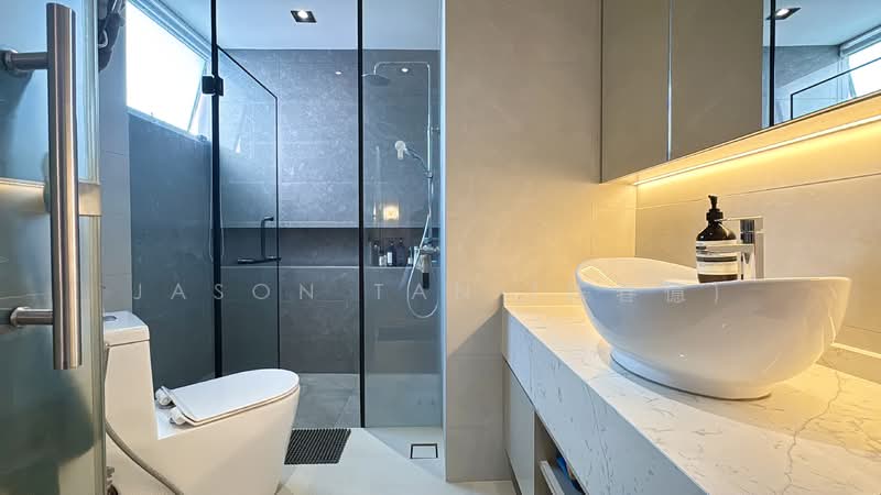 Avila Gardens Condominium For Sale at S$ 2,280,000 | PropertyGuru Singapore - Bathroom