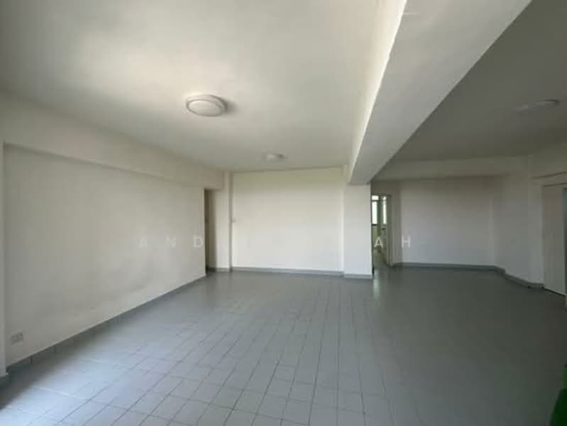 Lakeside Tower, 9G Yuan Ching Road, 3 Bedrooms, 1,970 sqft, Apartment For Rent, by Andrew Seah, 500085420 - Living - PropertyGuru.com.sg