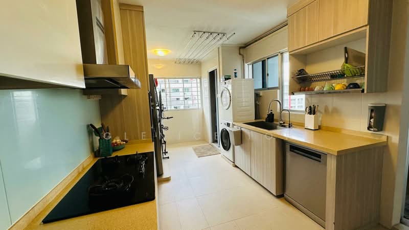 140 Lorong Ah Soo HDB Flat For Sale at S$ 818,000 | PropertyGuru Singapore - Kitchen