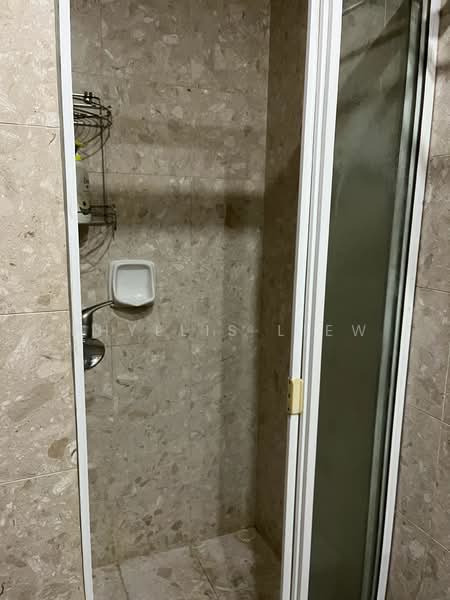 Sunrise Gardens, 51 Sunrise Gardens, Room Rental, 120 sqft, Condominium For Rent, by Phyllis Liew, 500085463 - Bathroom - PropertyGuru.com.sg