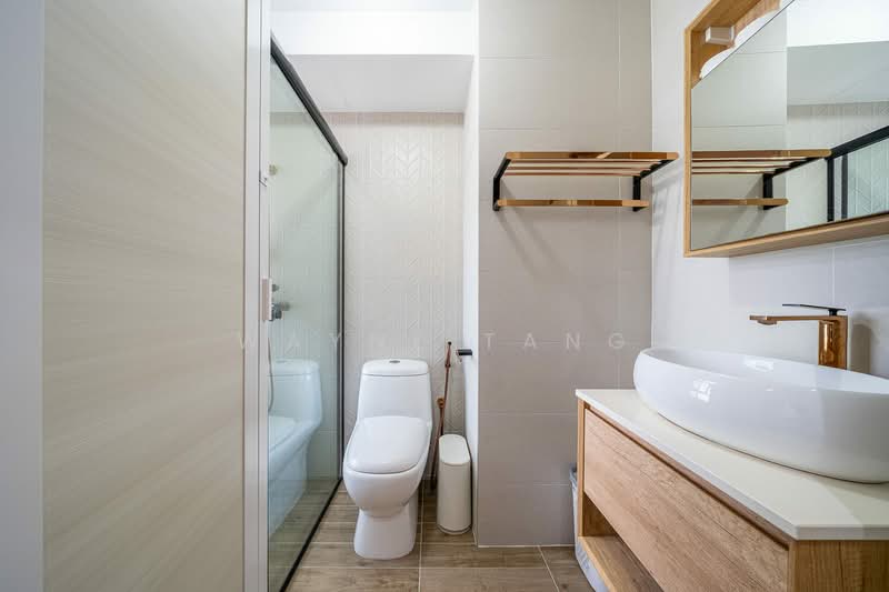 139B Lorong 1A Toa Payoh HDB Flat For Sale at S$ 1,180,000 | PropertyGuru Singapore - Bathroom