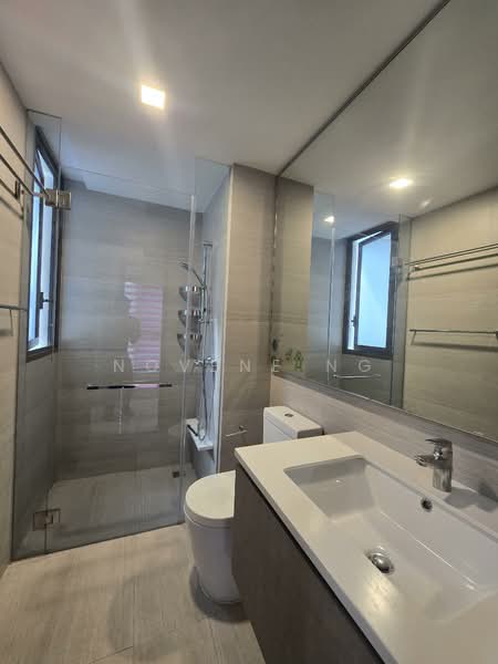 Bellewoods, 108 Woodlands Avenue 5, 3 Bedrooms, 1,098 sqft, Executive Condominium For Rent, by Novene Ng, 500085478 - Bathroom - PropertyGuru.com.sg