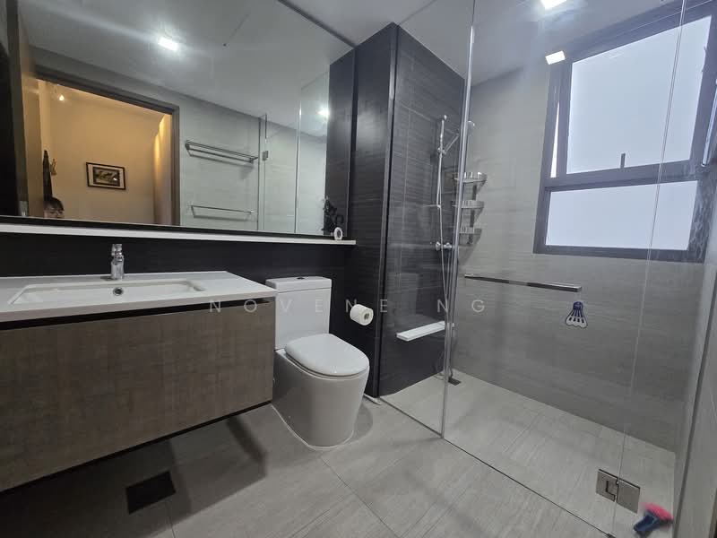 Bellewoods, 108 Woodlands Avenue 5, 3 Bedrooms, 1,098 sqft, Executive Condominium For Rent, by Novene Ng, 500085478 - Bathroom - PropertyGuru.com.sg