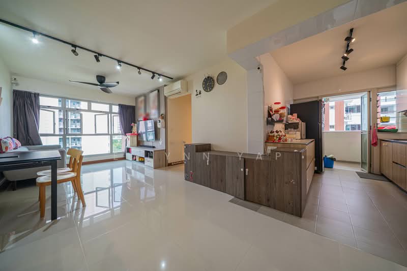666B Punggol Drive HDB Flat For Sale at S$ 728,888 | PropertyGuru Singapore - Living Room