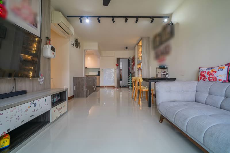 666B Punggol Drive HDB Flat For Sale at S$ 728,888 | PropertyGuru Singapore - Living Room