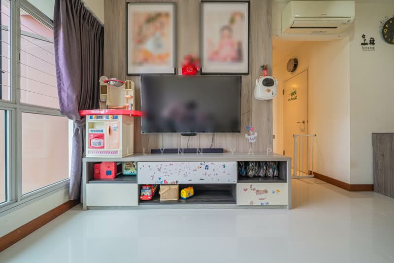 666B Punggol Drive HDB Flat For Sale at S$ 728,888 | PropertyGuru Singapore - Living Room