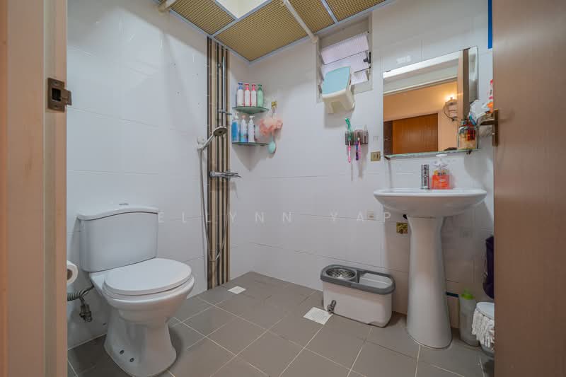 666B Punggol Drive HDB Flat For Sale at S$ 728,888 | PropertyGuru Singapore - Bathroom