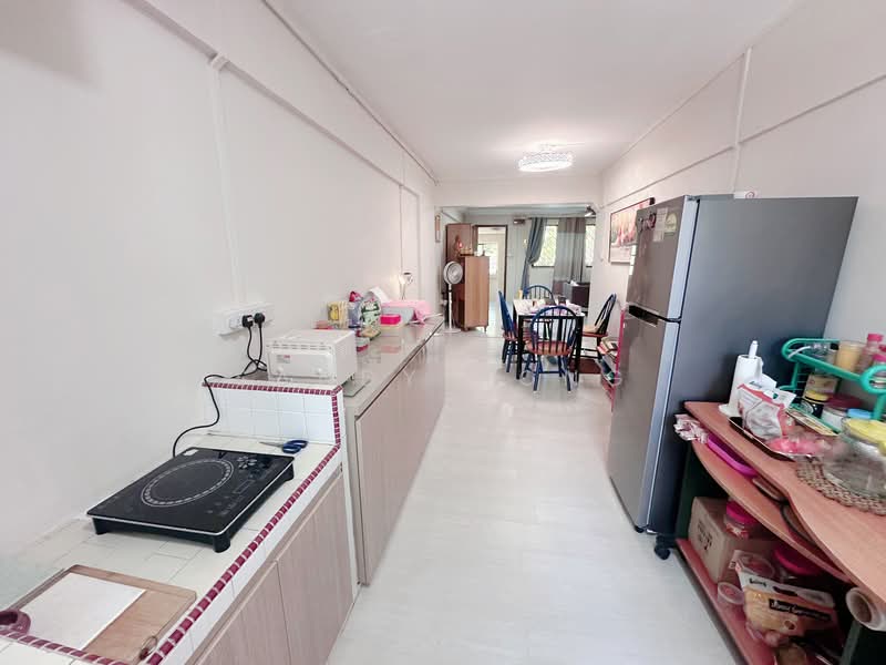 256 Bukit Batok East Avenue 4 HDB Flat For Sale at S$ 510,000 | PropertyGuru Singapore - Kitchen