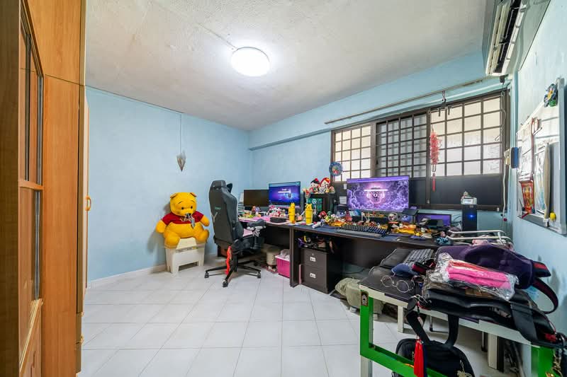 161 Yishun Street 11 HDB Flat For Sale at S$ 550,000 | PropertyGuru Singapore - Study