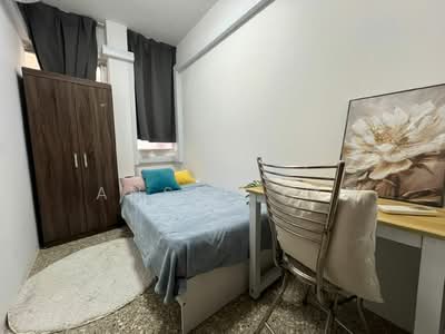 For Rent - Small Common Room - walk to Siglap MRT