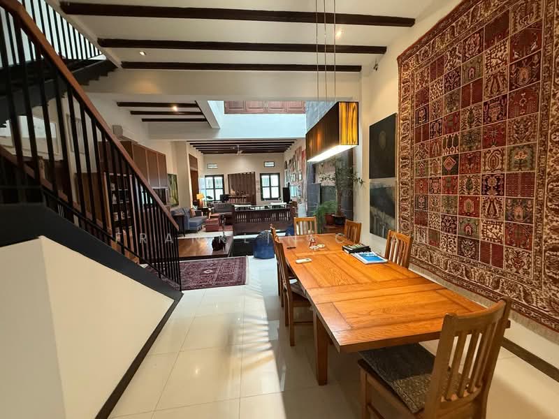 Niven Road, Niven Road, 4 Bedrooms, 2,500 sqft, Conservation House For Rent, by Franklin Chan, 500085509 - Living Room - PropertyGuru.com.sg