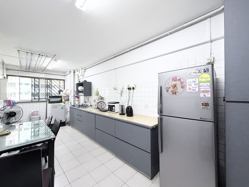867 Yishun Street 81 HDB Flat For Sale at S$ 648,888 | PropertyGuru Singapore - Kitchen
