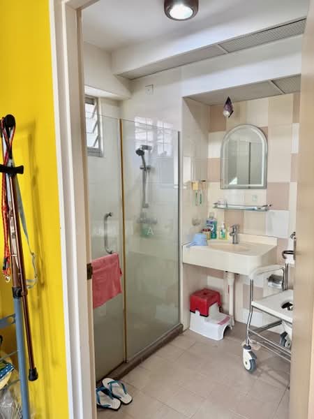 305A Punggol Road HDB Flat For Sale at S$ 770,000 | PropertyGuru Singapore - Bathroom