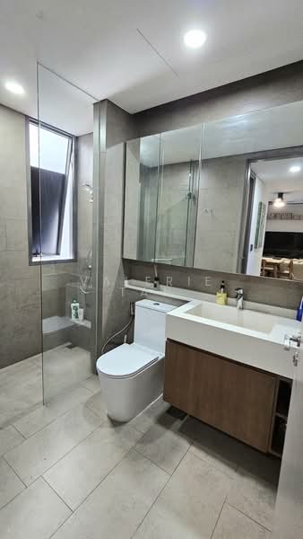Stratum Condominium For Sale at S$ 2,350,000 | PropertyGuru Singapore - Bathroom