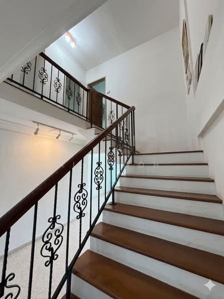 512 Bukit Batok Street 52 HDB Flat For Sale at S$ 900,000 | PropertyGuru Singapore - Interior