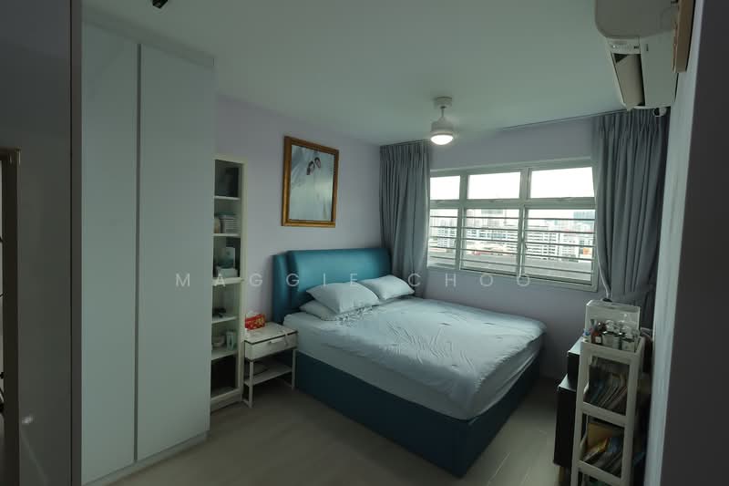 449B Bukit Batok West Avenue 9 HDB Flat For Sale at S$ 728,888 | PropertyGuru Singapore - Bedroom