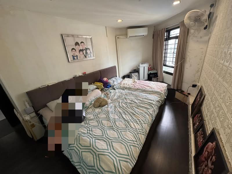 671B Klang Lane HDB Flat For Sale at S$ 820,000 | PropertyGuru Singapore - Bedroom