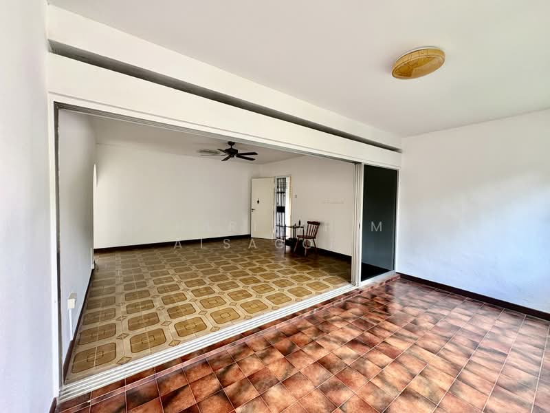 Lakeview Estate, 97A Upper Thomson Road, 3 Bedrooms, 1,615 sqft, Apartment For Sale, by Sharifah M Alsagoff, 500085623 - Living Room - PropertyGuru.com.sg