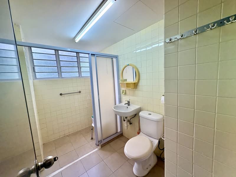 Lakeview Estate, 97A Upper Thomson Road, 3 Bedrooms, 1,615 sqft, Apartment For Sale, by Sharifah M Alsagoff, 500085623 - Bathroom - PropertyGuru.com.sg