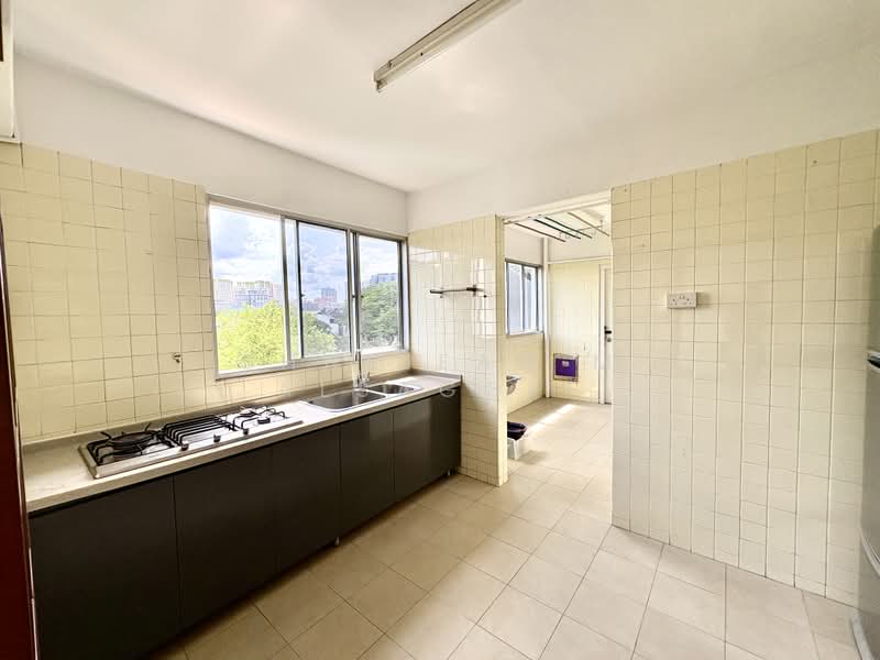Lakeview Estate, 97A Upper Thomson Road, 3 Bedrooms, 1,615 sqft, Apartment For Sale, by Sharifah M Alsagoff, 500085623 - Kitchen - PropertyGuru.com.sg