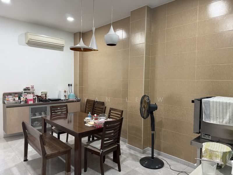 Sembawang Hills Estate, Sembawang Hills Drive, 6 Bedrooms, 4,582 sqft, Terraced House For Sale, by Bryan Leow, 500085666 - Dining Room - PropertyGuru.com.sg