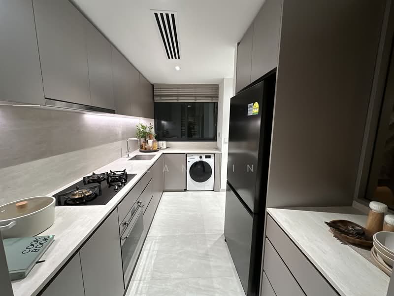 Pinery Residences Condominium For Sale at S$ 1,930,000 | PropertyGuru Singapore - Kitchen