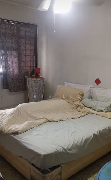 123 Lorong 1 Toa Payoh HDB Flat For Sale at S$ 399,000 | PropertyGuru Singapore - Bedroom