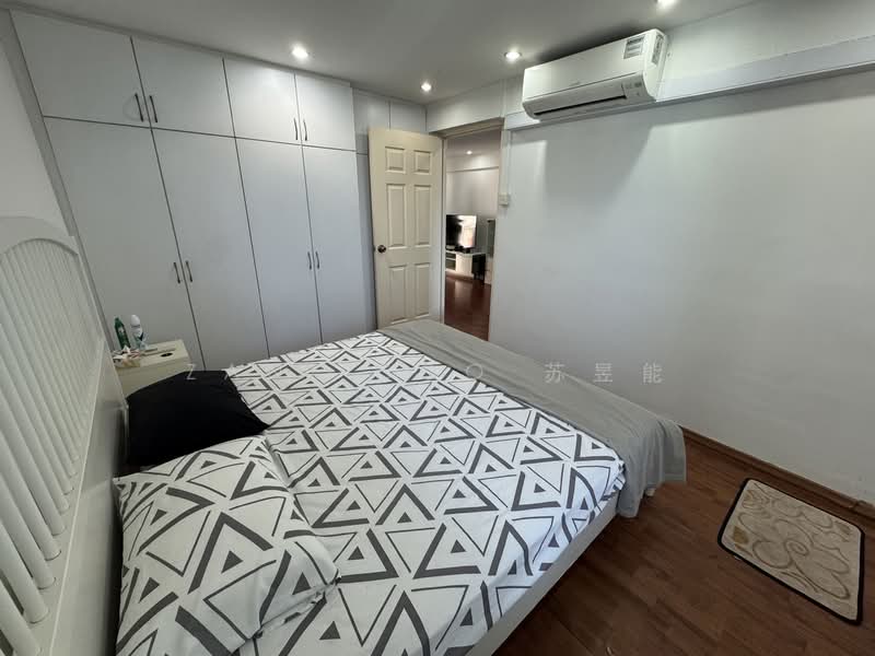 222 Serangoon Avenue 4, 222 Serangoon Avenue 4, 2 Bedrooms, 721 sqft, HDB Flat For Rent, by Zane Soo 苏昱能, 500085743 - Master Bedroom - PropertyGuru.com.sg