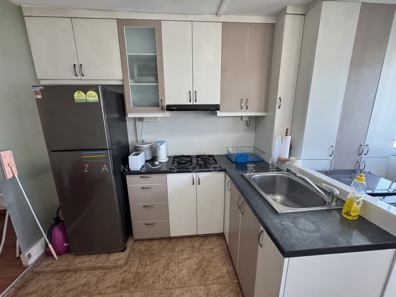 222 Serangoon Avenue 4, 222 Serangoon Avenue 4, 2 Bedrooms, 721 sqft, HDB Flat For Rent, by Zane Soo 苏昱能, 500085743 - Kitchen - PropertyGuru.com.sg