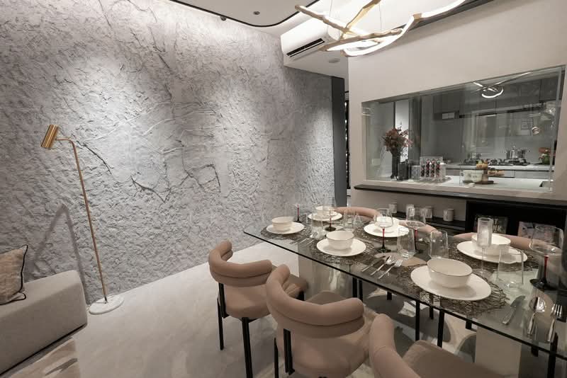 The LakeGarden Residences Condominium For Sale at S$ 2,693,000 | PropertyGuru Singapore - Dining Room