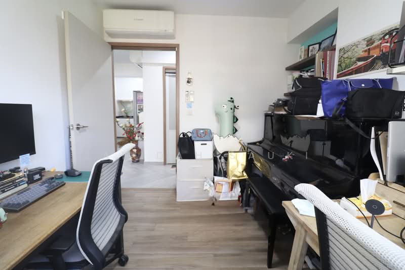 464B Bukit Batok West Avenue 8 HDB Flat For Sale at S$ 660,000 | PropertyGuru Singapore - Study