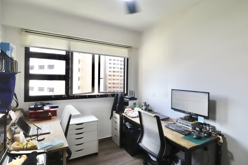 464B Bukit Batok West Avenue 8 HDB Flat For Sale at S$ 660,000 | PropertyGuru Singapore - Study