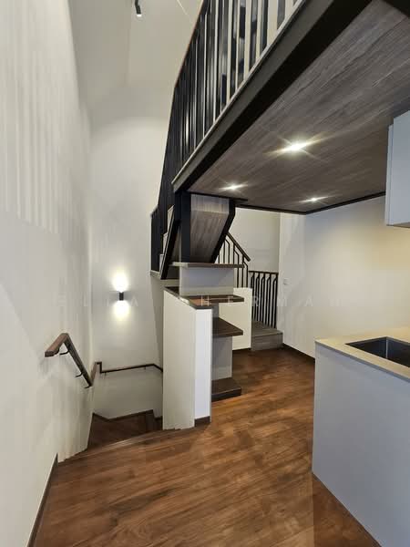 Parksuites Condominium For Sale at S$ 3,166,315 | PropertyGuru Singapore - Interior