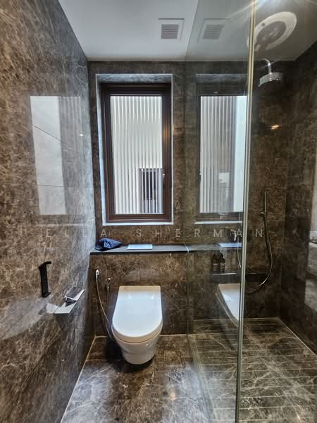 Parksuites Condominium For Sale at S$ 3,166,315 | PropertyGuru Singapore - Bathroom