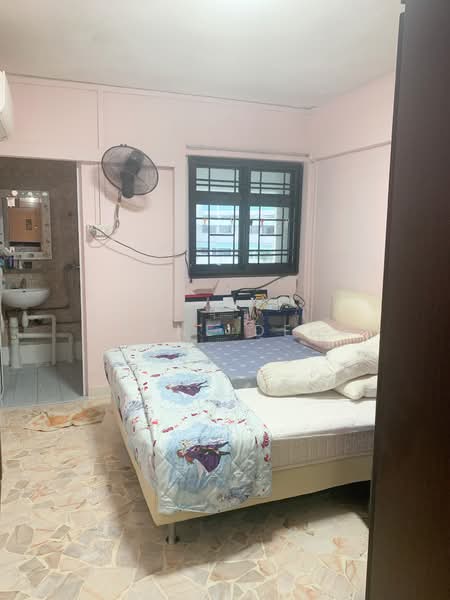 545 Bedok North Street 3 HDB Flat For Sale at S$ 428,888 | PropertyGuru Singapore - Master Bedroom