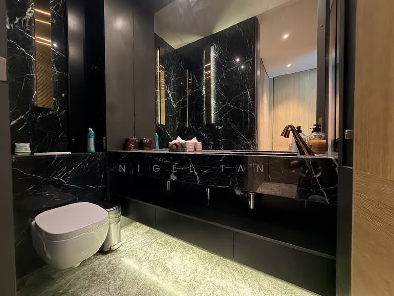 Leedon Residence, 20 Leedon Heights, 5 Bedrooms, 6,985 sqft, Condominium For Rent, by Nigel Tan, 500085761 - Bathroom - PropertyGuru.com.sg