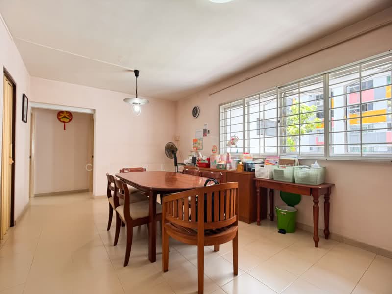 926 Tampines Street 91 HDB Flat For Sale at S$ 790,000 | PropertyGuru Singapore - Dining Room
