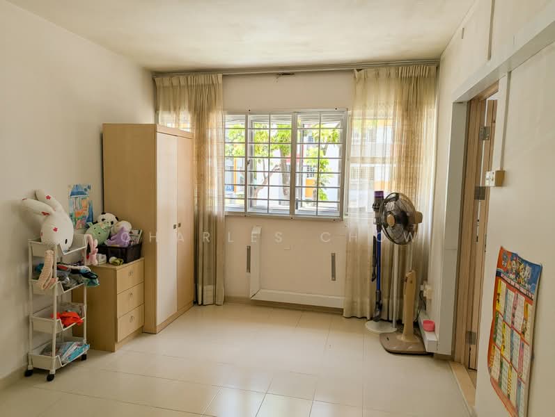 926 Tampines Street 91 HDB Flat For Sale at S$ 790,000 | PropertyGuru Singapore - Bedroom