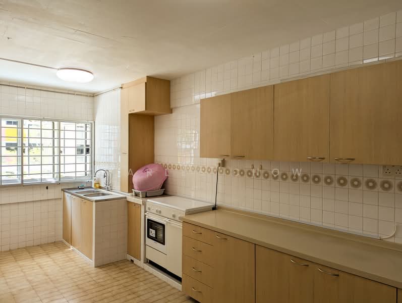 926 Tampines Street 91 HDB Flat For Sale at S$ 790,000 | PropertyGuru Singapore - Kitchen