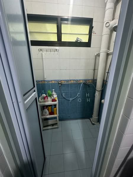 207 Boon Lay Place, 207 Boon Lay Place, Room Rental, 120 sqft, HDB Flat For Rent, by Alice Cho Mei Poh, 500085790 - Bathroom - PropertyGuru.com.sg