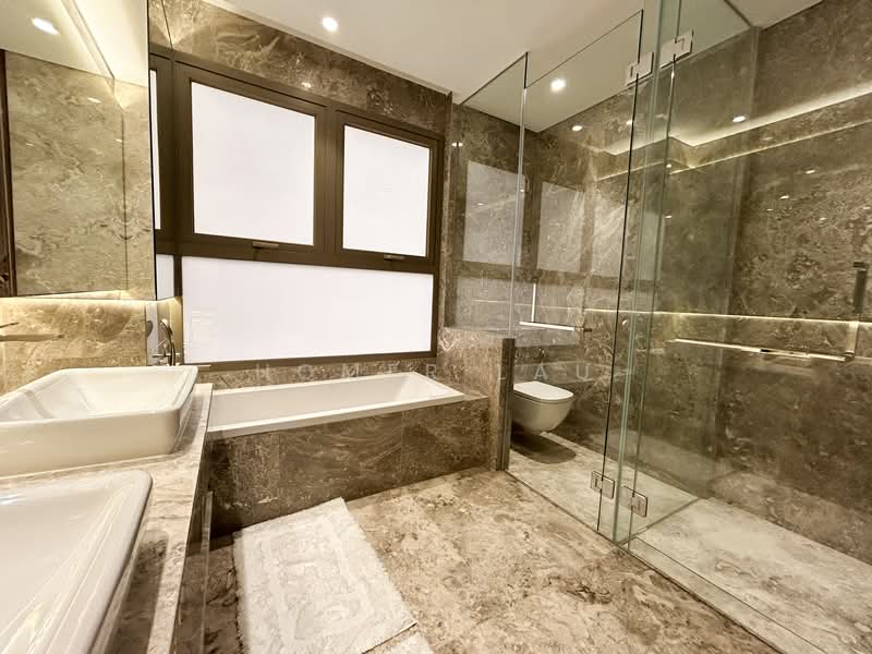 Rare Freehold 4-Bed Exclusive Homes in District 10 Condominium For Sale at S$ 9,566,000 | PropertyGuru Singapore - Bathroom