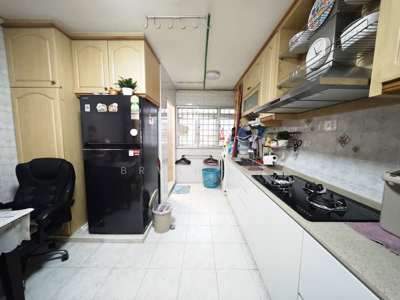 535A Serangoon North Avenue 4 HDB Flat For Sale at S$ 799,000 | PropertyGuru Singapore - Kitchen